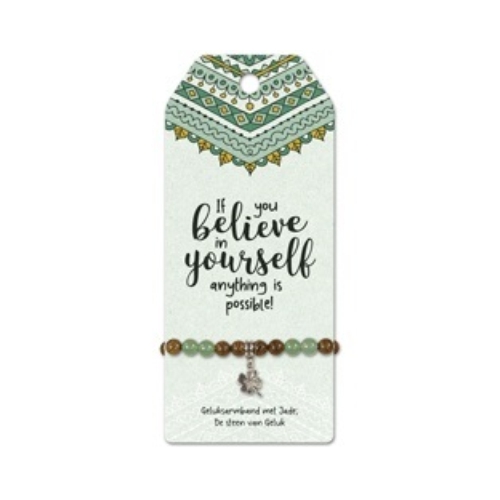 Een serie armbandjes met echte edelstenen, houten kraaltjes en lieve kleine bedeltjes, gecombineerd met persoonlijke complimenten: de Vriendschapsarmband. Een armbandje wat pas écht een persoonlijk sieraad is.