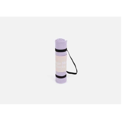 Yoga Mat Sokken!! Perfect cadeau voor de sokkenliefhebber. In de verpakking lijkt het een echte yogamat.
Is jouw viend(in) ook een yoga fanaat, twijfel niet langer, dit is het perfecte cadeau!!
