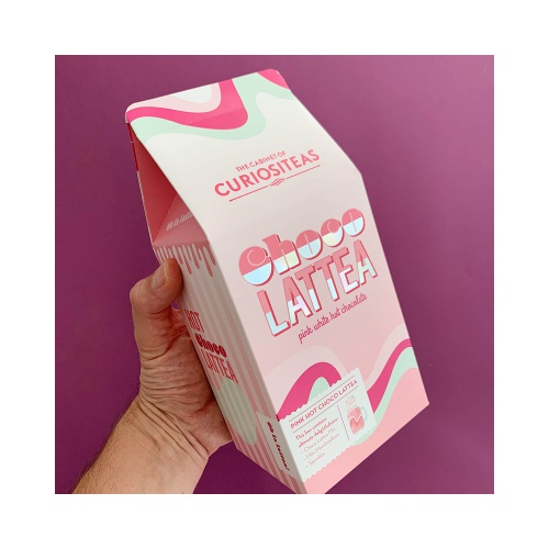 ChocoLattea! Verwen jezelf met deze ‘hot white chocolates’ – in het pakje vind je onze mix, mini marshmellows en rietje…