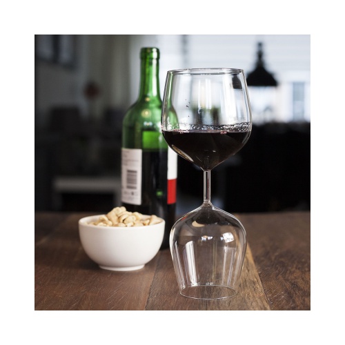 Weet je ook nooit of je bij het eten nou voor rode of witte wijn moet kiezen? Of ben je zo iemand die overstapt van de ene op de andere wijn naarmate de avond vordert? Dan is dit Rood en wit wijnglas van Invotis echt iets voor jou. Dit wijnglas is het bes
