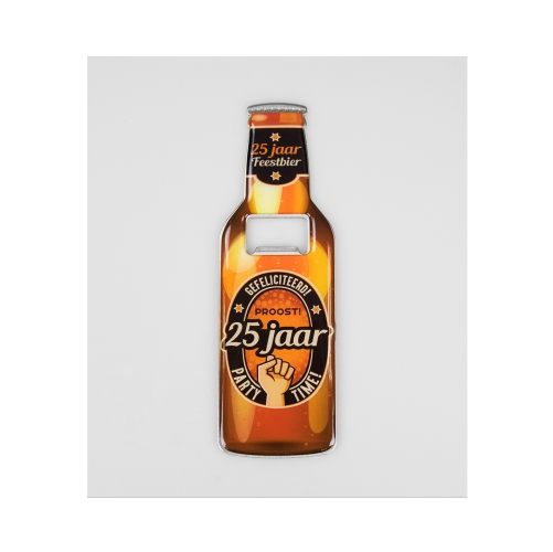 Grappige bieropeners met belangrijke kroonleeftijden of met naam of leuke tekst.
De bieropeners zijn magnetisch dus erg praktisch in gebruik!
Leuk om te geven bij speciale gelegenheden.
