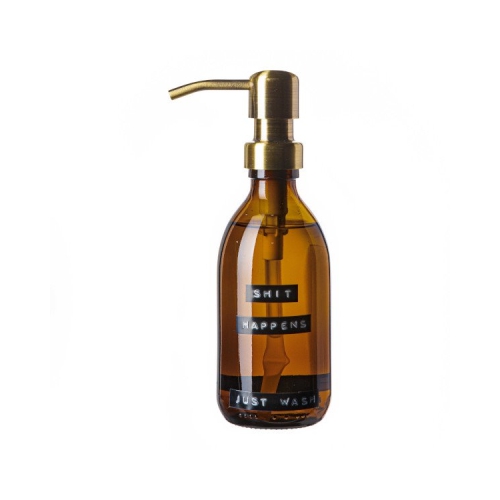 Heerlijke bamboe handzeep in een mooie bruine glazen fles met een messing pomp voor een verrijking in je interieur! Door de combinatie van een luxe uitstraling samen met een leuke tekst een perfect cadeau voor een verjaardag, housewarming of andere gelege
