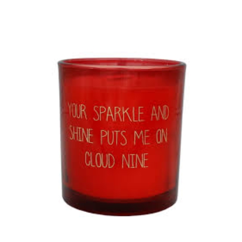 Een heerlijke geurkaars gemaakt van biologische sojawas.

Deze kaars is onderdeel van onze Love Collection - Limited Edition. Speciaal voor jouw geliefde een heerlijk geurende kaars met een mooie quote in een zwart doosje met gouden letters.