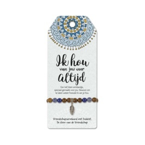 Een serie armbandjes met echte edelstenen, houten kraaltjes en lieve kleine bedeltjes, gecombineerd met persoonlijke complimenten: de Vriendschapsarmband. Een armbandje wat pas écht een persoonlijk sieraad is.