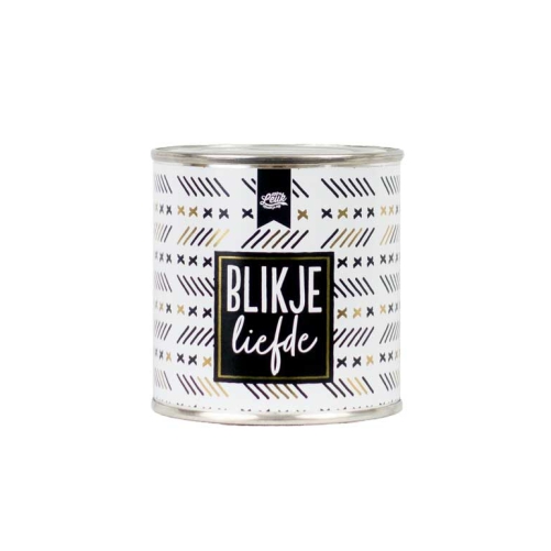 Wie gun jij een blikje liefde? Dit vernieuwde blikje is bewerkt met een goudprint en ook de inhoud is vernieuwd! Het blikje is gevuld met een grondtablet en zaadjes voor madeLIEFjes. Met een beetje water, licht en liefde groeien ze uit tot mooie bloemen.