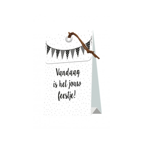 Nieuwe WensGeurzak, 24 superleuke afbeeldingen met achterop de mogelijkheid een mooie wens te schrijven
De WensGeurzak wordt geleverd met een bruin suède koordje en een losse kraftenveloppe
Afmeting van de geurzak is 14,5 cm hoog en 12 cm breed.