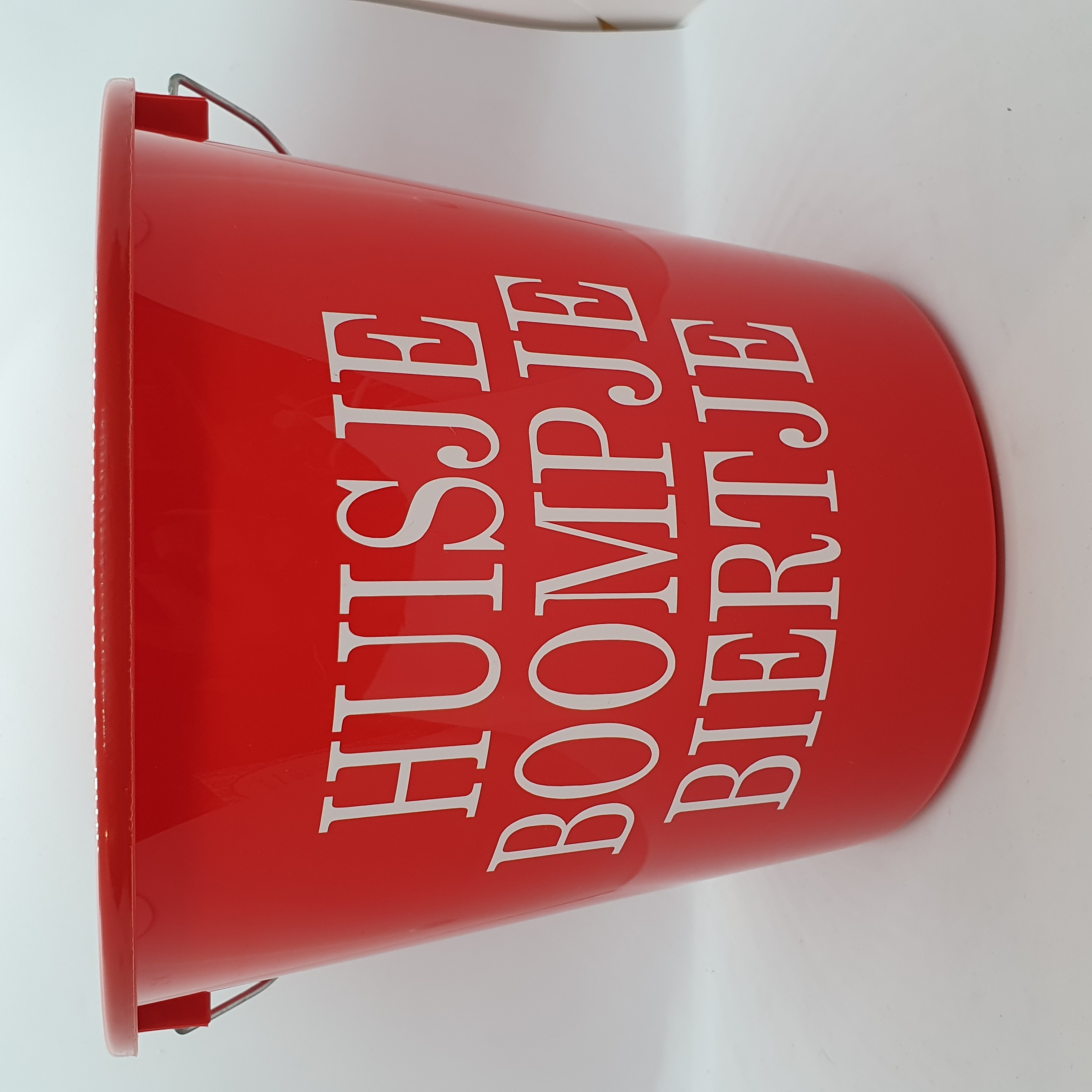 Verpak je cadeautjes leuk in deze geweldige Cadeau Emmer!!
Zoveel combinaties mogelijk. Kleur assorti
Op aanvraag eigen tekst opdruk mogelijk.