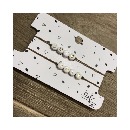 Super lieve, elastische armbandjes voor Jut & Jul met een goudkleurig hartje*! Het armbandje is zelf gemakkelijk te verstellen in maat d.m.v. een verschuifbaar kraaltje aan de onderkant. Daardoor past iedereen deze!