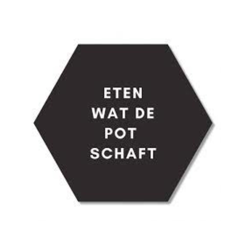 Toveren deze originele pannenonderzetters geen glimlach op je gezicht?
Een leuke onderzetter maakt je gedekte tafel helemaal af. 
Je kunt de onderzetters makkelijk aan elkaar schuiven waardoor je een grotere onderzetter creeërt.