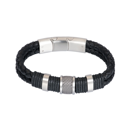 Zoek je een stijlvol cadeau voor hem? Deze armbanden uit de IXXXI men collectie zijn de ideale uitkomst! 
Deze William armband is gemaakt van spaans leer en heeft stalen accenten wat een stoer effect geeft.
