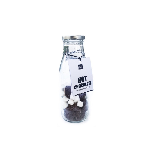 Maak eenvoudig zelf 2-3 glazen heerlijke warme chocolademelk. Inhoud: 70 gram pure chocoladedruppels + 15 gram marshmallows
