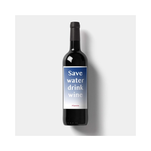 Onze flesetiketten met wijnzegels van Typewine zijn gedrukt op premium papier met een matte afwerking. Dankzij een speciale coating kun je elk wijnetiket gemakkelijk bedekken met een Typewine wijnetiket zonder dat er iets doorheen komt.