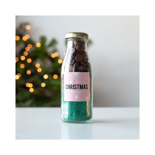 Verwen jezelf lekker met heerlijke kerstchocolaatjes, die je heel simpel zelf maakt! Je hoeft alleen niks toe te voegen. Alle ingrediënten zitten in de fles!